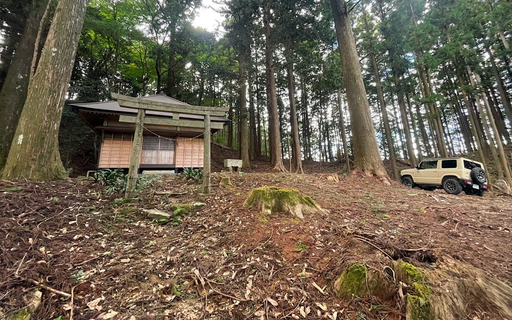 神社とジムニー２