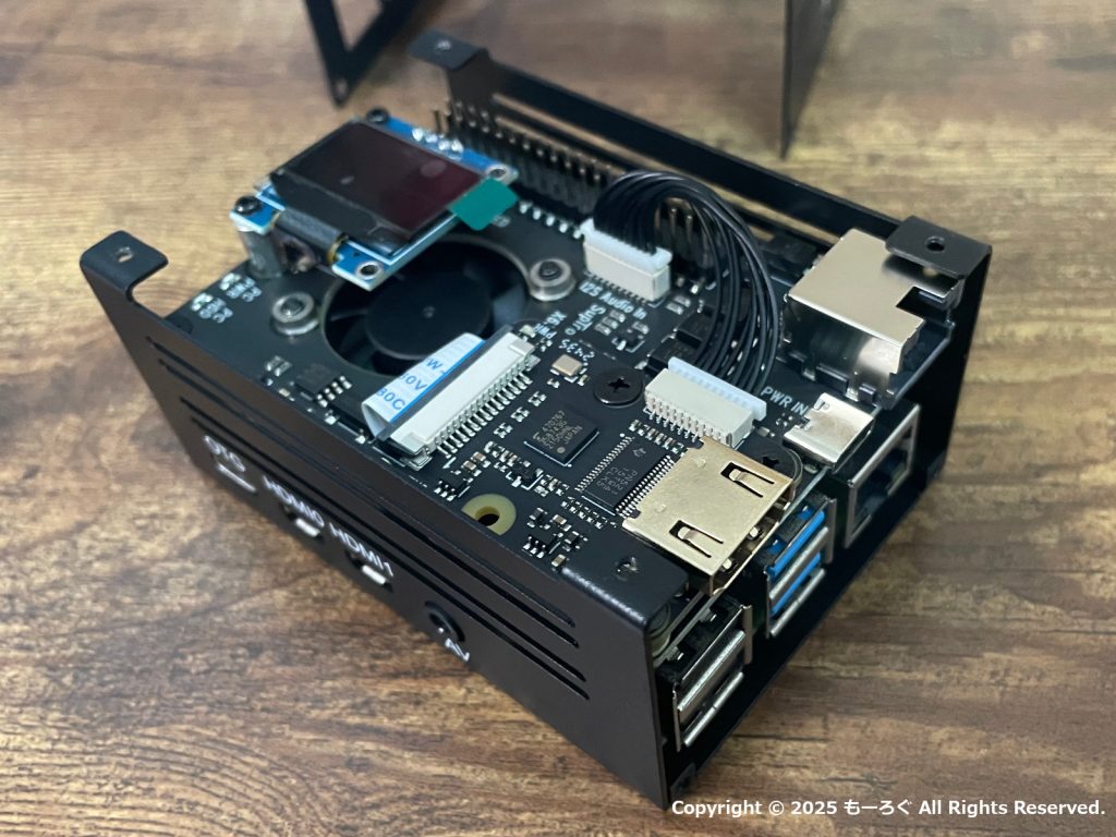 Geekworm KVM-A3組み立て中