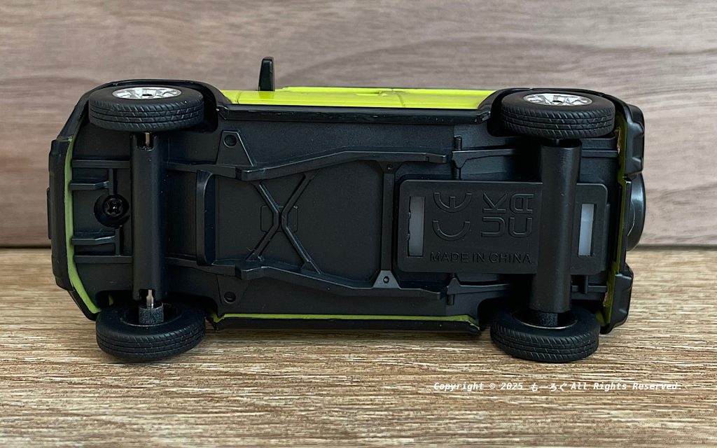 JC74W 1/43 プルバックミニカー 裏